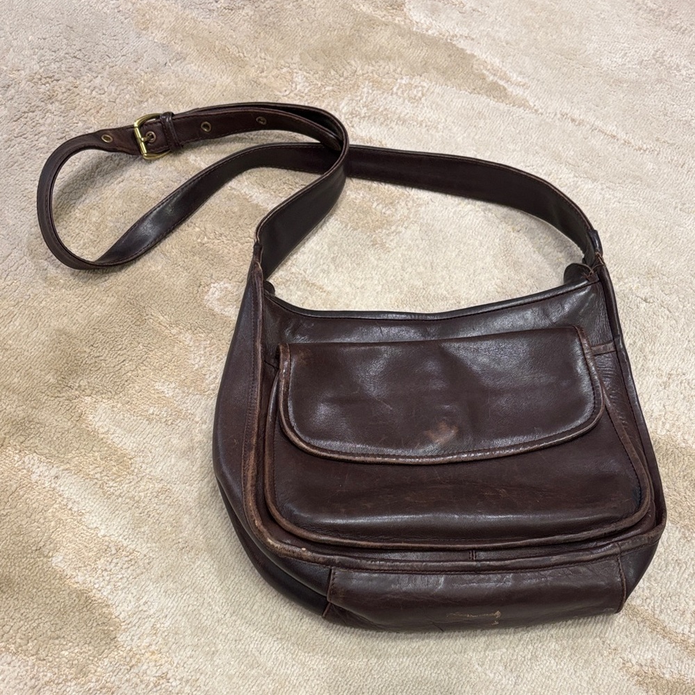 Green Fields: Classic Brown Leather Crossbody Bag - image 1